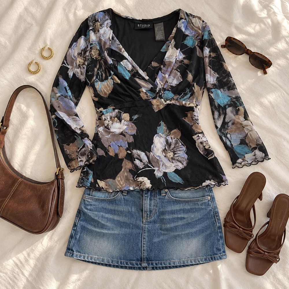 Y2K Studio black floral wrap style blouse petite small